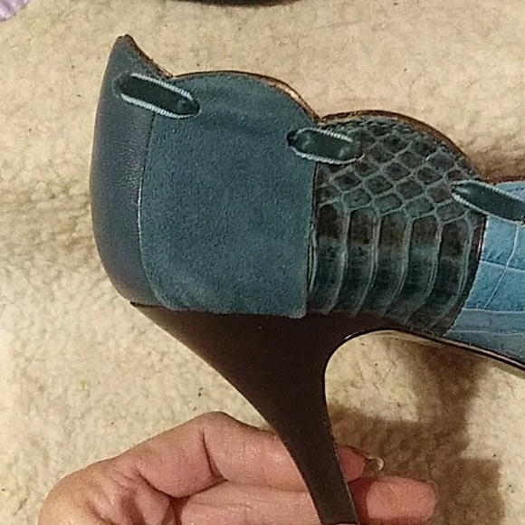 Shoes - Picture 6 of 10